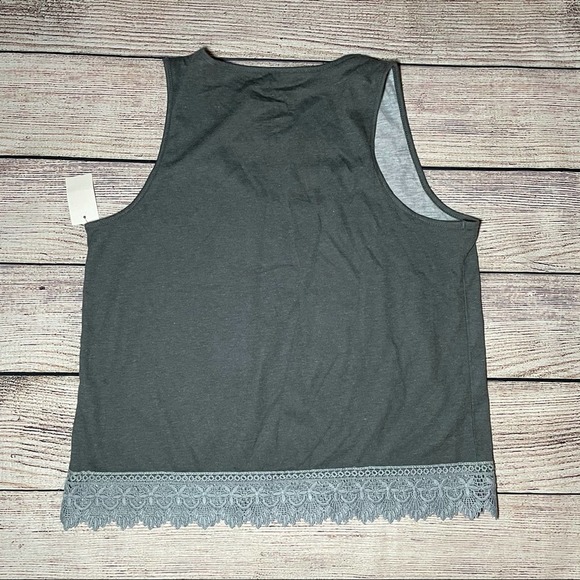 NWT MTV CROPPED TANK TOP LACE HEM GRAY FLORAL - LG - Picture 2 of 4